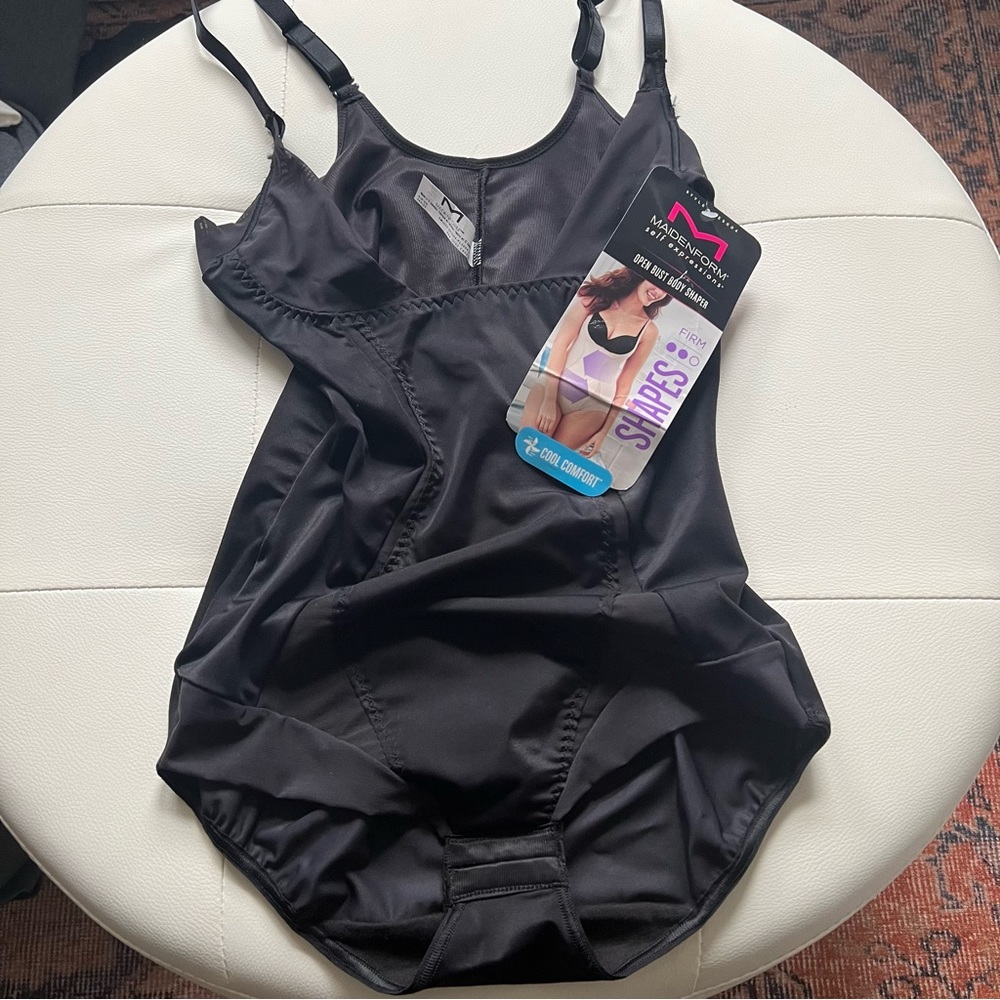 NWT Size Small Maidenform open bust body shaper